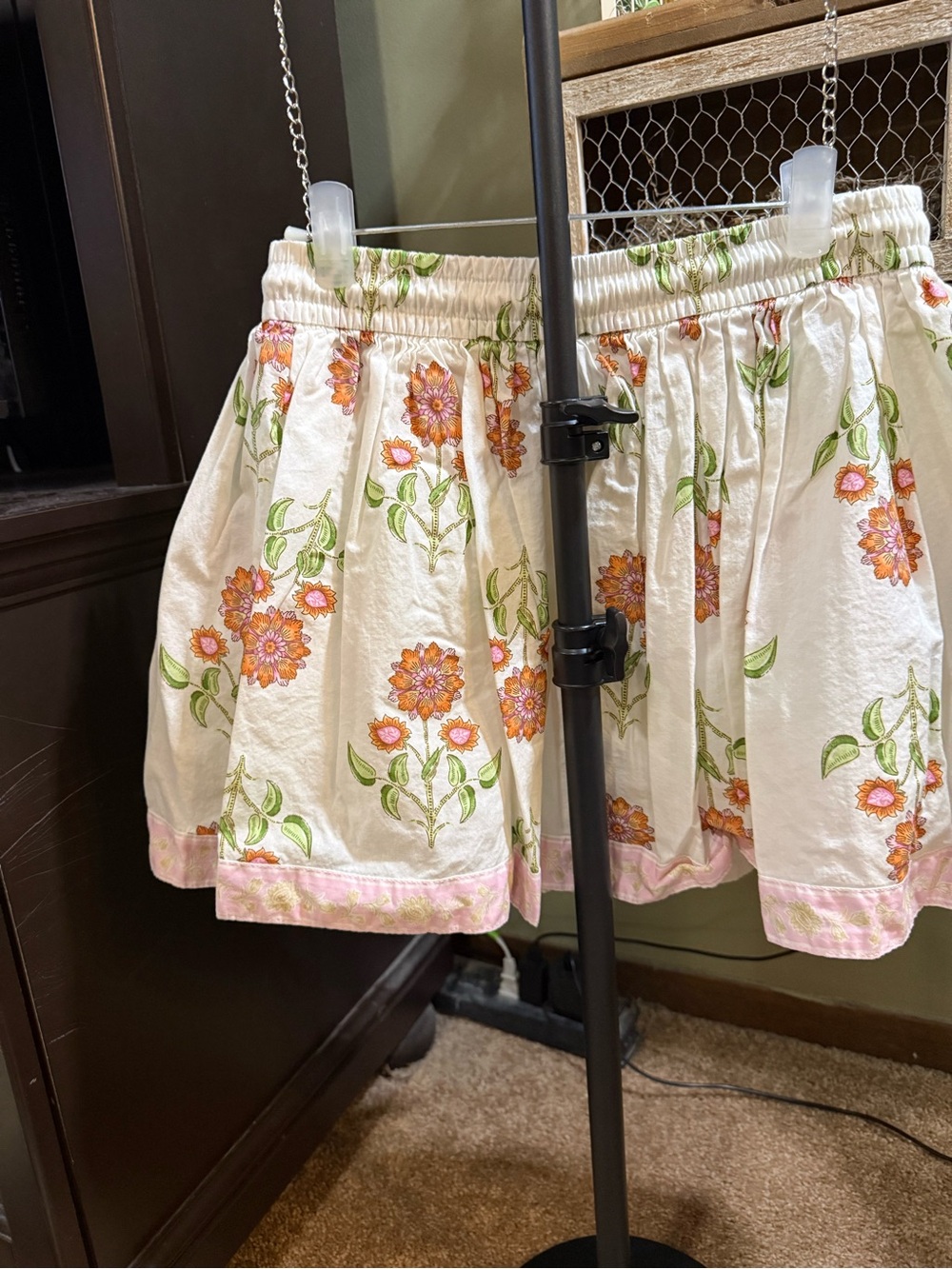 Floral shorts - Picture 3 of 6